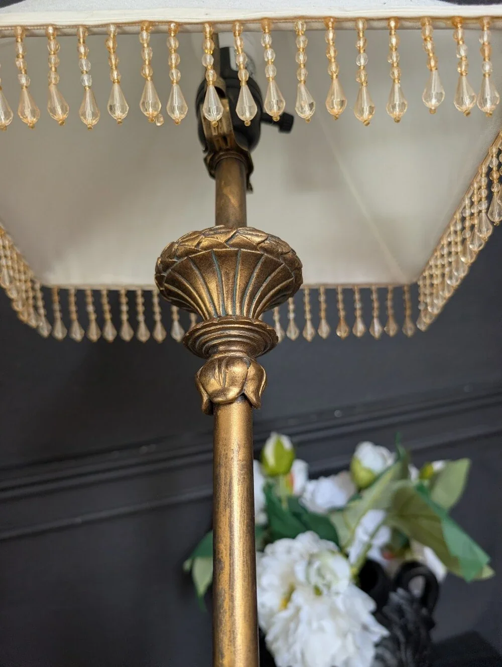 Vintage Hollywood Regency Neoclassical Gold Gilt Table Lamp Paw Foot Base 29”
